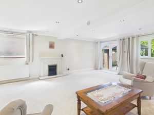 Sitting Room- click for photo gallery